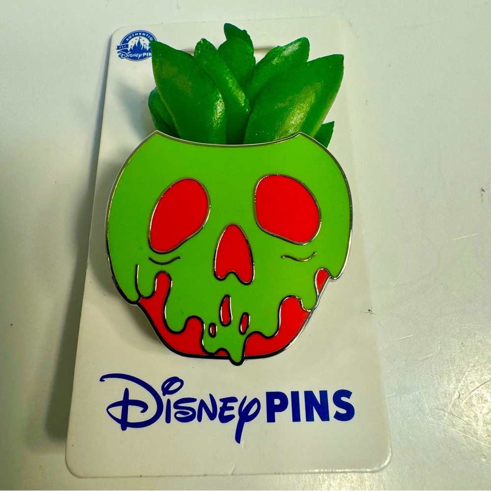 NWT. Disney Pin. 2024 Disney Terrarium Succulent Planter Evil queen apple pin
